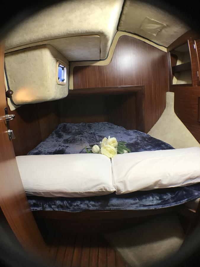 Bed&Boat Eolo 3 Hotel Venesia Bagian luar foto