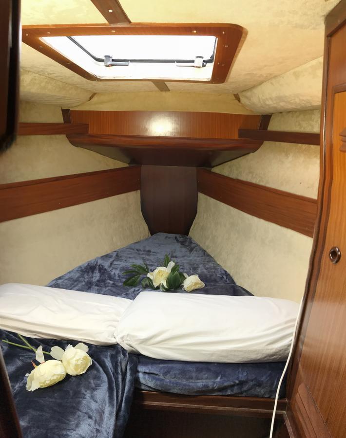Bed&Boat Eolo 3 Hotel Venesia Bagian luar foto