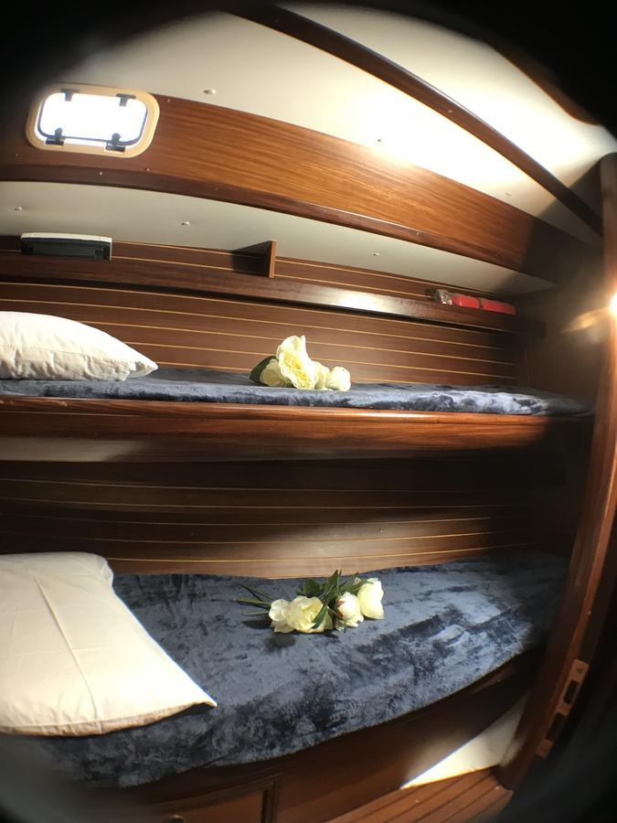 Bed&Boat Eolo 3 Hotel Venesia Bagian luar foto